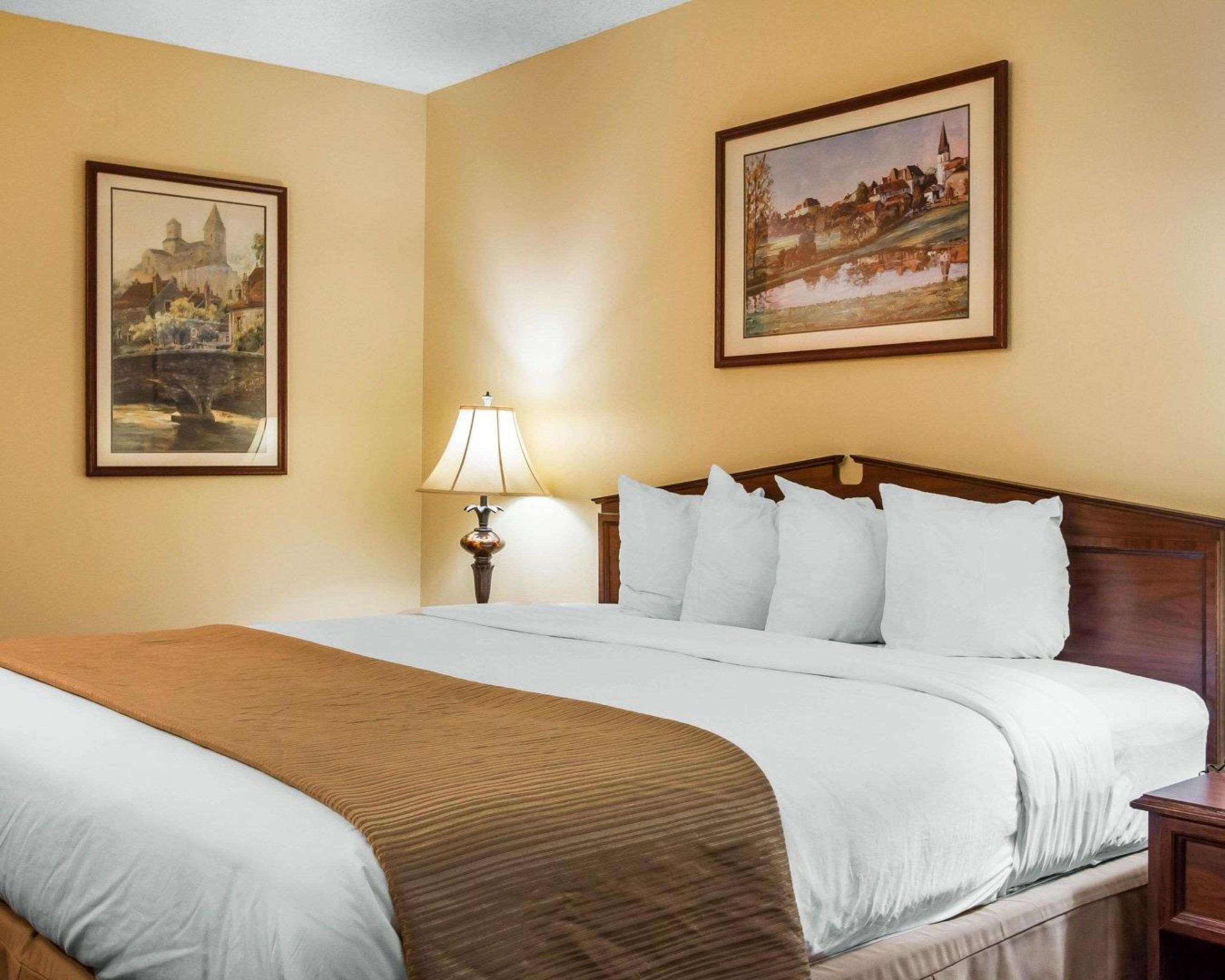 Baymont By Wyndham Selma Hotel Buitenkant foto