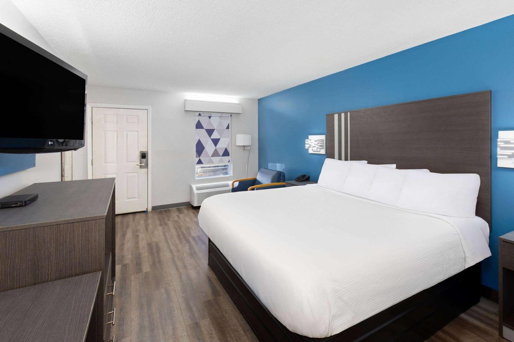 Baymont By Wyndham Selma Hotel Buitenkant foto