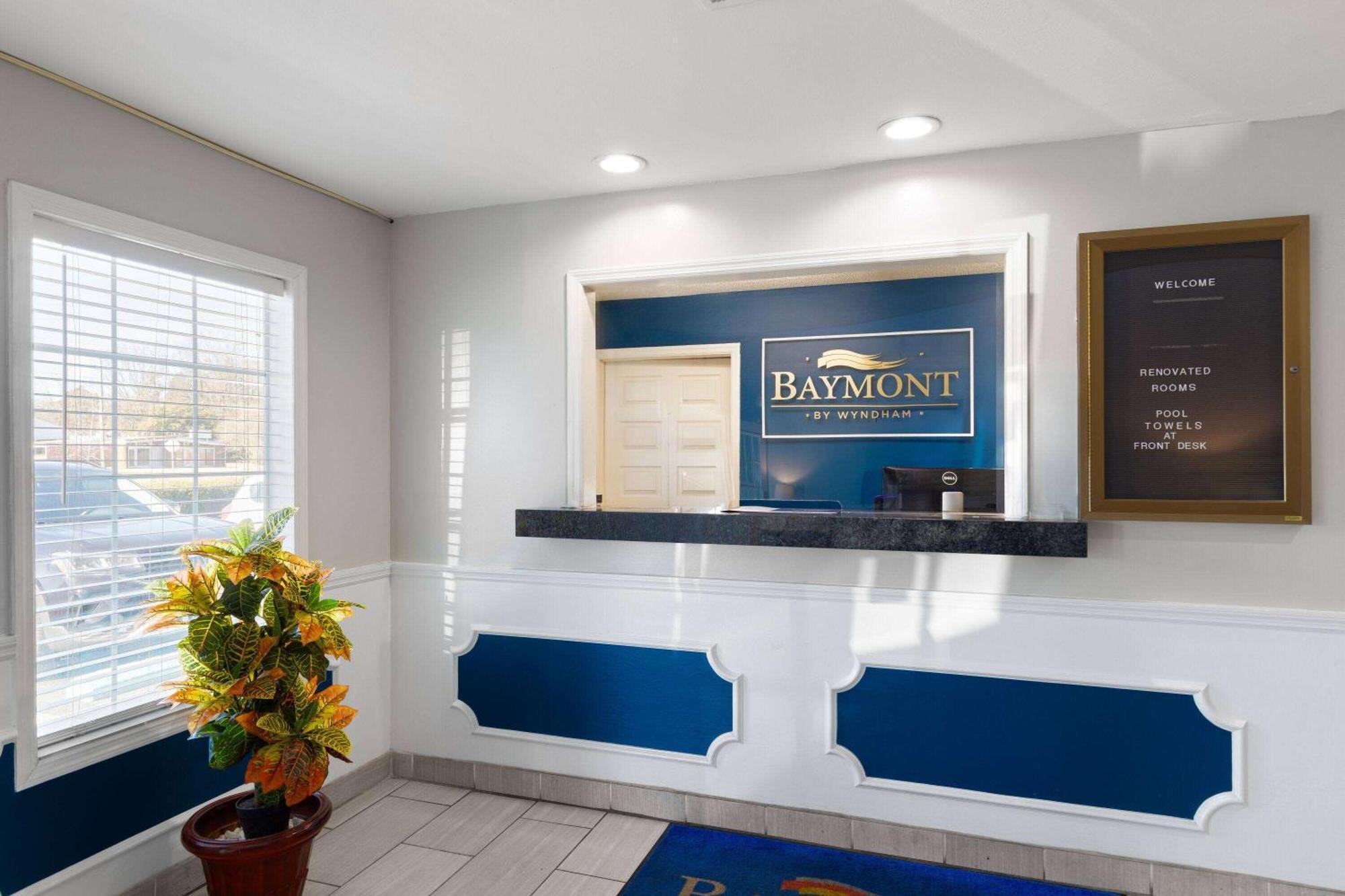Baymont By Wyndham Selma Hotel Buitenkant foto