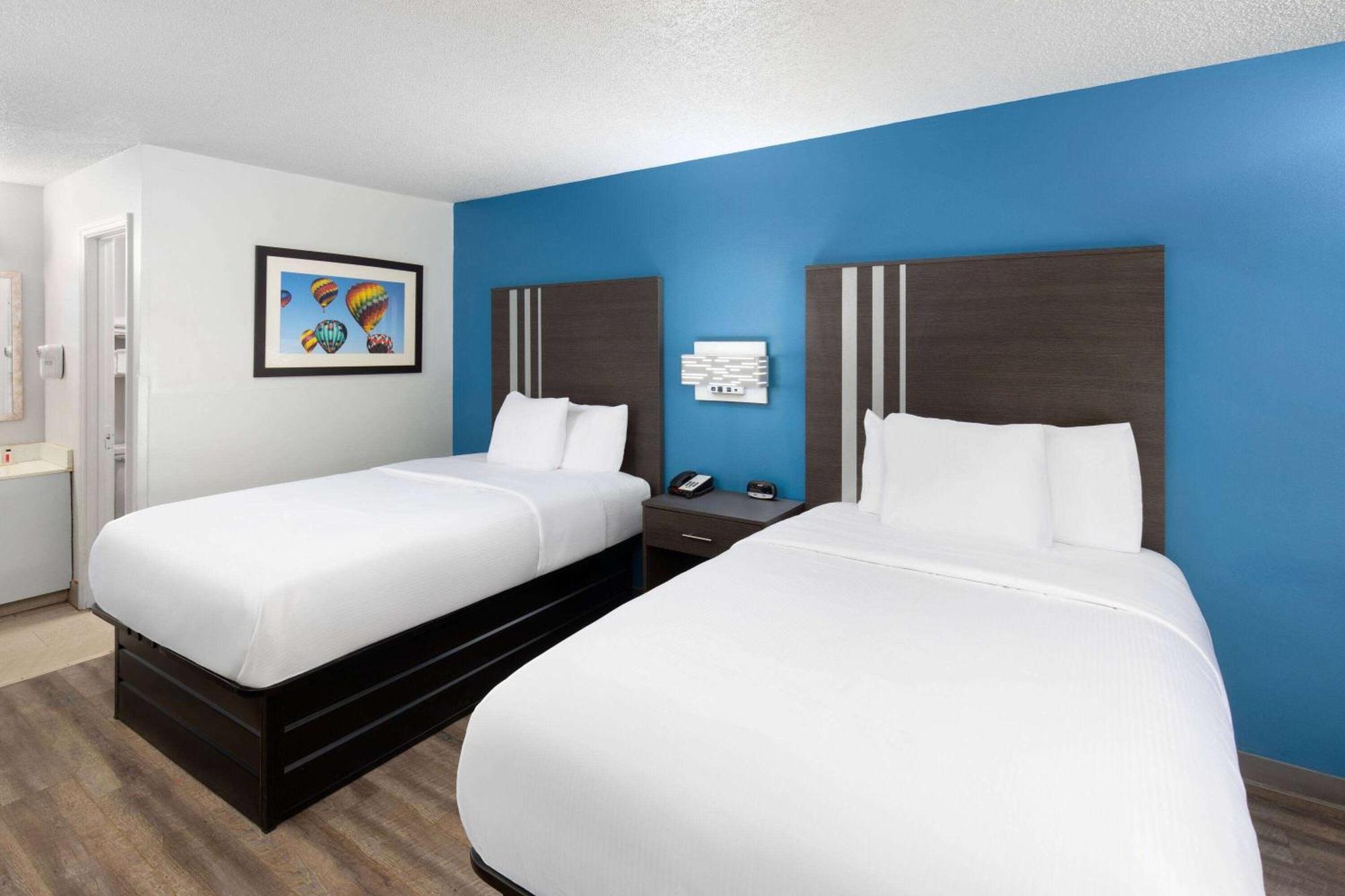 Baymont By Wyndham Selma Hotel Buitenkant foto
