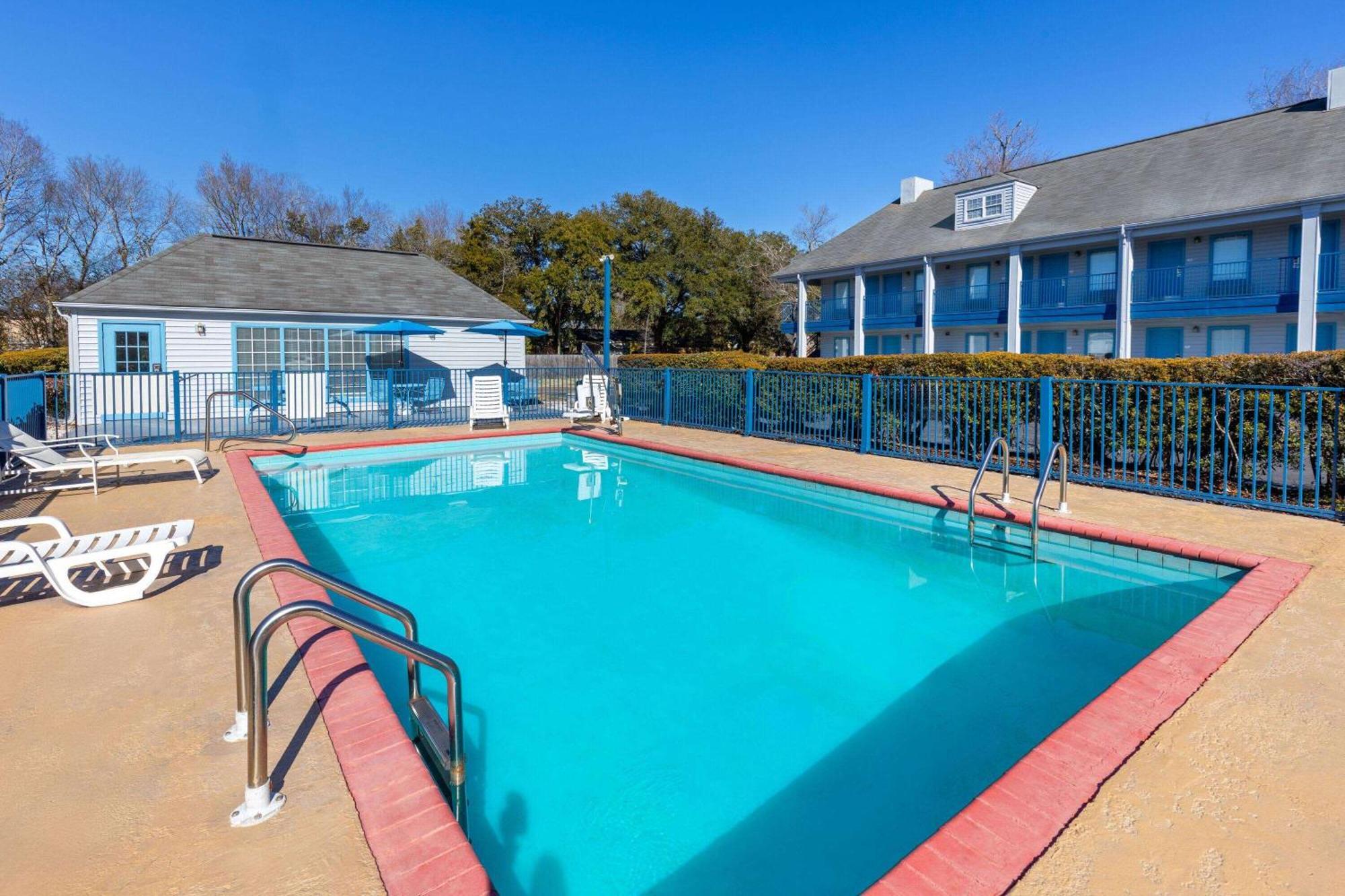 Baymont By Wyndham Selma Hotel Buitenkant foto