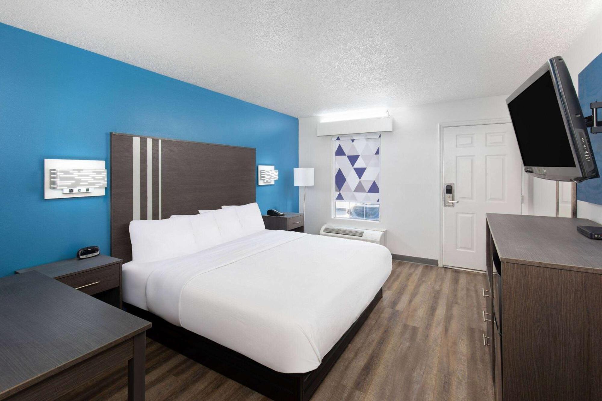 Baymont By Wyndham Selma Hotel Buitenkant foto