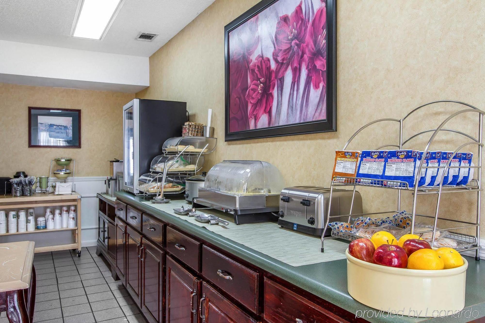 Baymont By Wyndham Selma Hotel Buitenkant foto